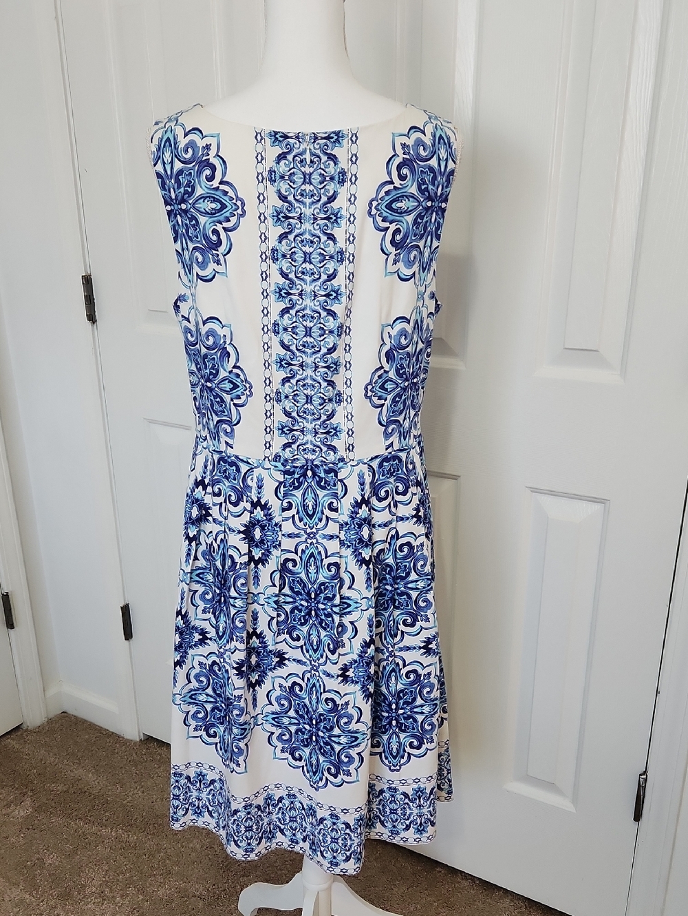 *Talbots Sleeveless Dress 12 w/Pockets Fit and Flare Cottagecore Coastal Wedding - Picture 3 of 7